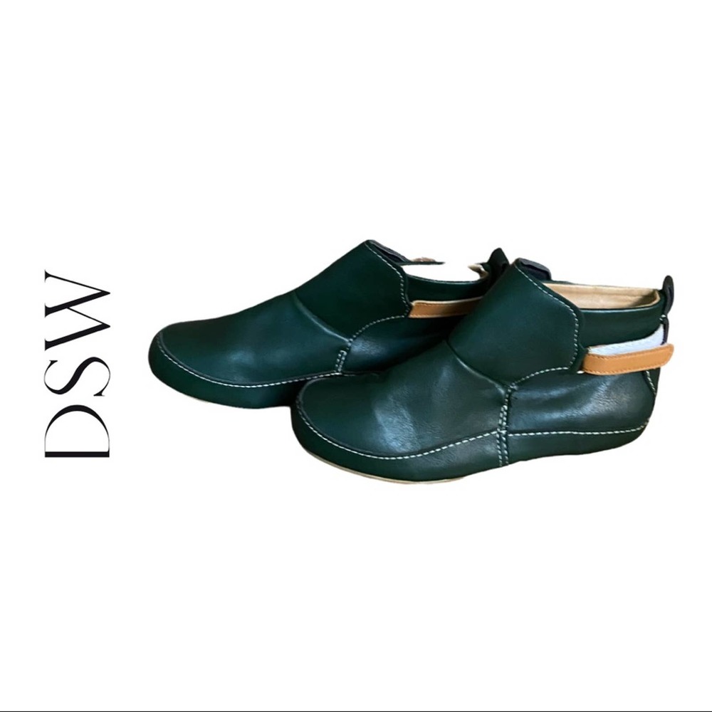 Womens Vintage Leather Boots in Hunter Green. Never worn.